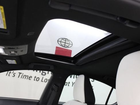 Used 2022 Lexus IS 350 F Sport RWD image 13