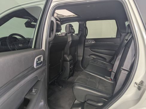 Used 2019 Jeep Grand Cherokee Altitude RWD image 25