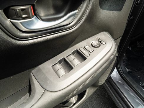 Used 2025 Honda HR-V LX image 29