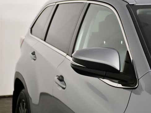 Used 2016 Toyota Highlander XLE image 14