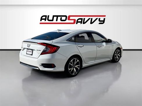Used 2019 Honda Civic Touring image 7