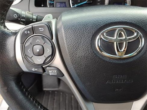 Used 2013 Toyota Camry SE image 9