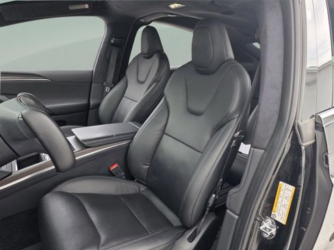 Used 2023 Tesla Model X image 13