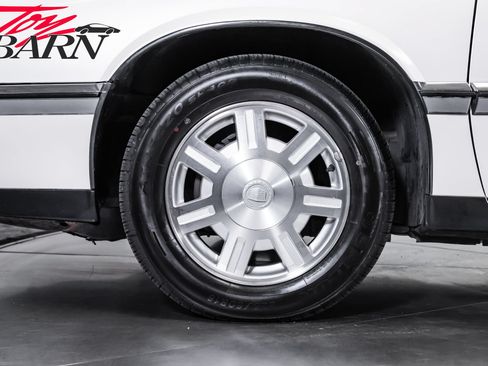 Used 1993 Cadillac Eldorado Touring FWD image 16