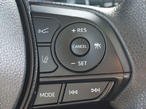 Used 2019 Toyota RAV4 XLE image 10