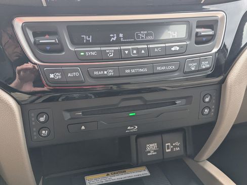 Used 2020 Honda Pilot Elite image 26