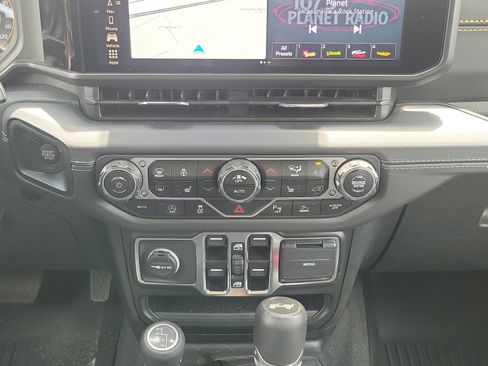 Used 2025 Jeep Wrangler Unlimited Sahara AWD/4WD image 14