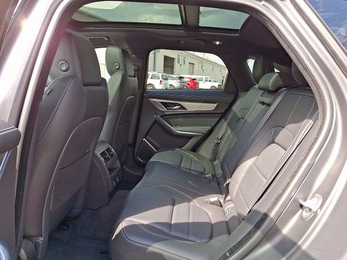 Certified 2025 Jaguar F-PACE R-Dynamic S image 5