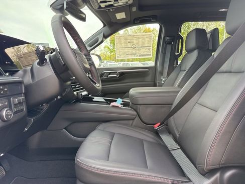 New 2026 Chevrolet Suburban RST w/ RST Capability Package AWD/4WD image 9
