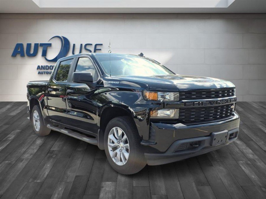 Used 2019 Chevrolet Silverado 1500 Custom w/ Custom Convenience Package AWD/4WD image 3