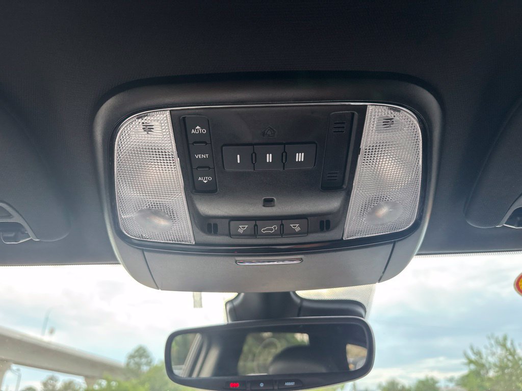 Used 2024 Dodge Durango GT AWD/4WD image 35