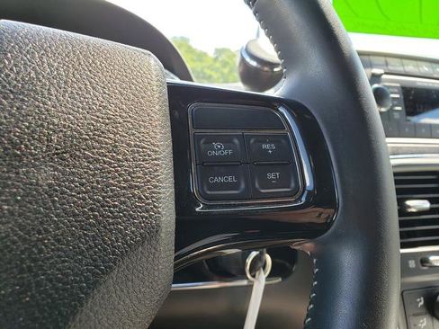 Used 2016 Dodge Grand Caravan SE image 20