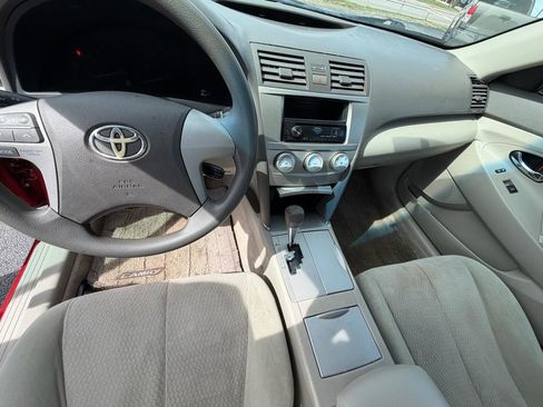 Used 2010 Toyota Camry LE FWD image 15
