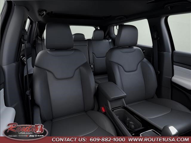 New 2026 Jeep Compass Limited w/ Sun, Sound & Navigation Group AWD/4WD image 17