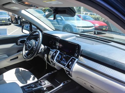 Used 2023 Kia Sorento EX FWD image 21