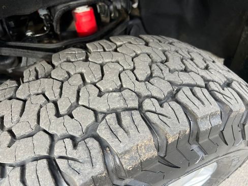 Used 2023 GMC Sierra 2500 SLE w/ SLE Value Package; image 26