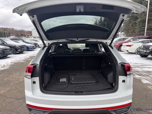 Used 2021 Volkswagen Atlas Cross Sport SEL image 39