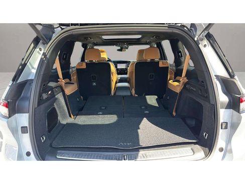 Used 2024 Jeep Grand Cherokee L Summit image 10