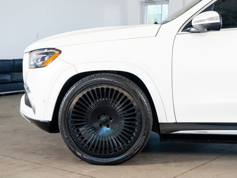 Used 2021 Mercedes-Benz Maybach GLS 600 4MATIC image 9
