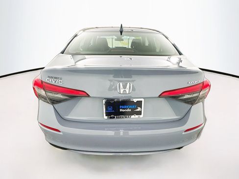 Used 2024 Honda Civic Sport image 6