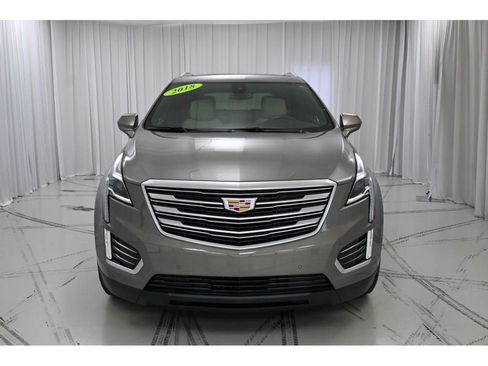 Used 2018 Cadillac XT5 Luxury w/ Driver Awareness Package image 3