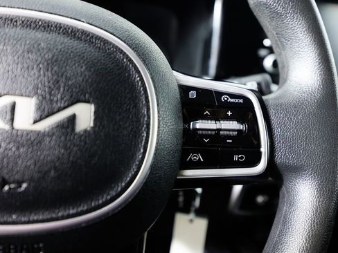 Used 2022 Kia Sorento LX image 32