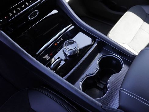 New 2026 Jeep Grand Cherokee Altitude AWD/4WD image 18
