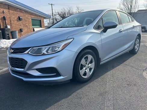 Used 2018 Chevrolet Cruze LS image 7