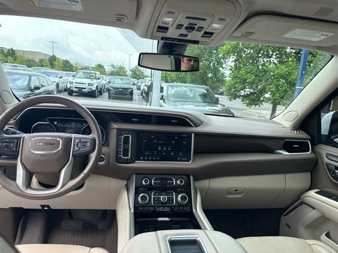 Used 2021 GMC Yukon Denali AWD/4WD image 14