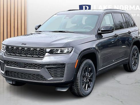 New 2026 Jeep Grand Cherokee Altitude AWD/4WD image 4