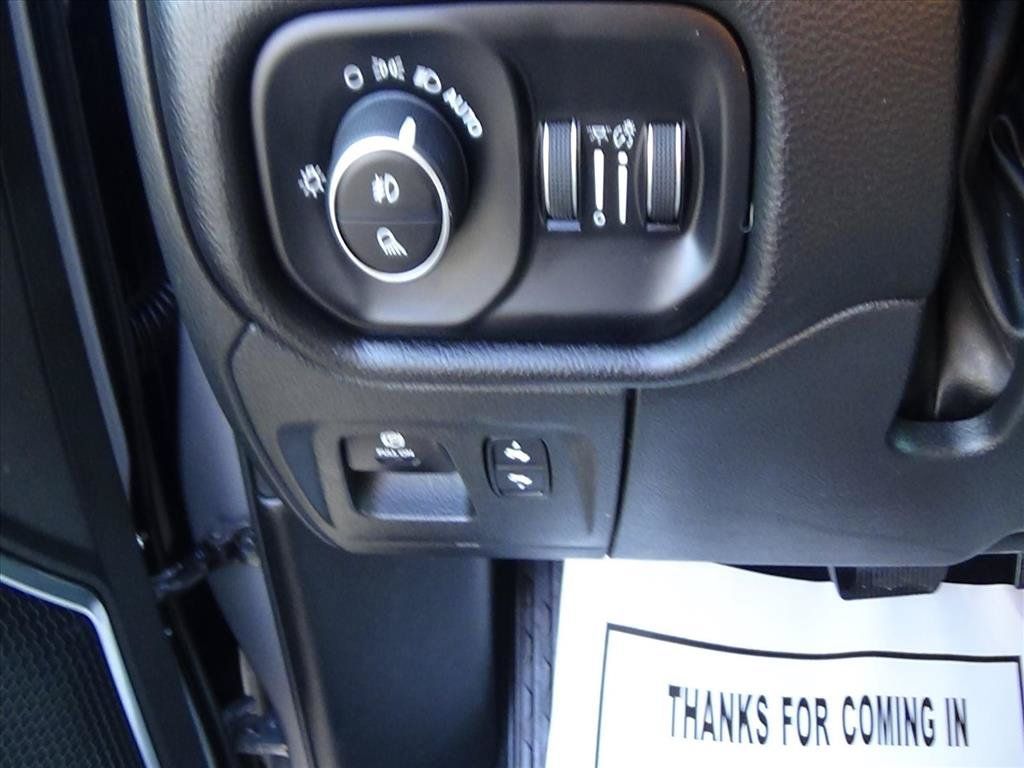 Used 2025 RAM 1500 Laramie AWD/4WD image 20