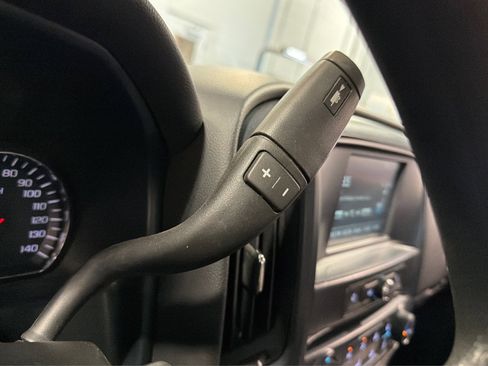 Used 2018 Chevrolet Silverado 1500 Custom w/ Custom Value Package AWD/4WD image 32