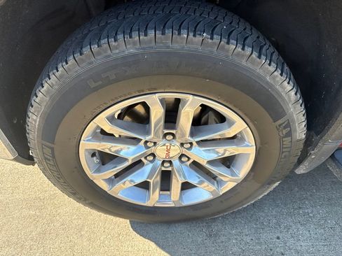 Used 2020 GMC Sierra 1500 SLT RWD image 2