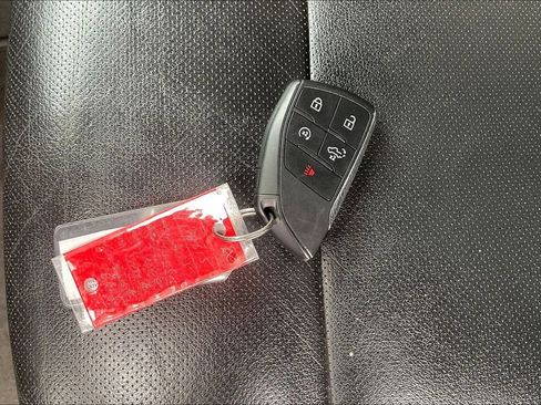 Used 2025 GMC Sierra 1500 SLT image 10