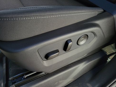 New 2026 GMC Sierra 1500 SLE image 23