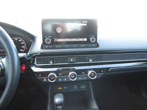 Used 2022 Honda Civic EX image 17