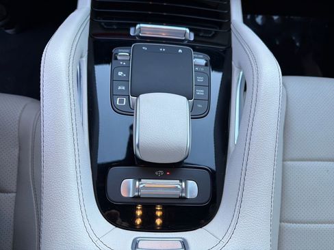 Used 2025 Mercedes-Benz GLS 450 4MATIC image 28