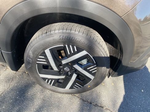 New 2026 Nissan Kicks SV image 9