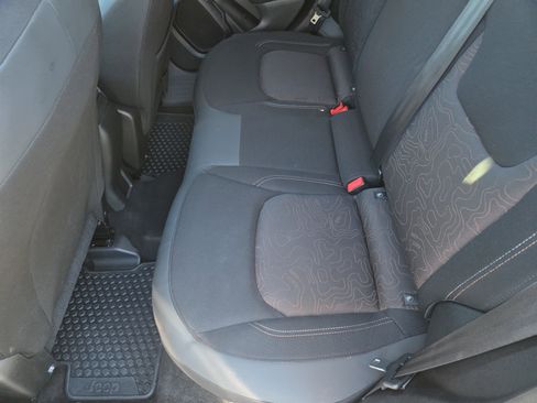 Certified 2023 Jeep Renegade Latitude AWD/4WD image 23