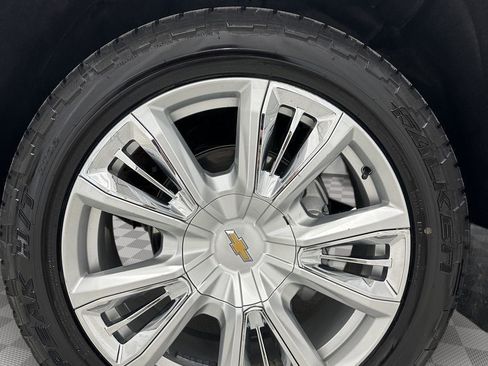 Used 2024 Chevrolet Silverado 1500 High Country w/ High Country Premium Package AWD/4WD image 34