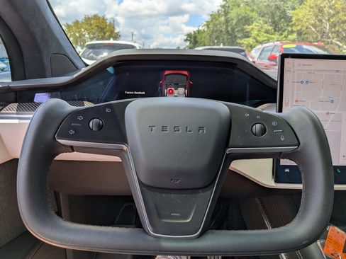 Used 2022 Tesla Model X Plaid AWD/4WD image 27