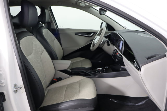 Certified 2023 Kia Niro Wave FWD image 18