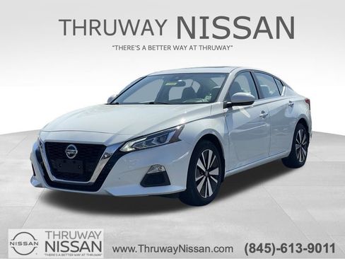 Certified 2022 Nissan Altima 2.5 SV w/ SV Premium Package image 1