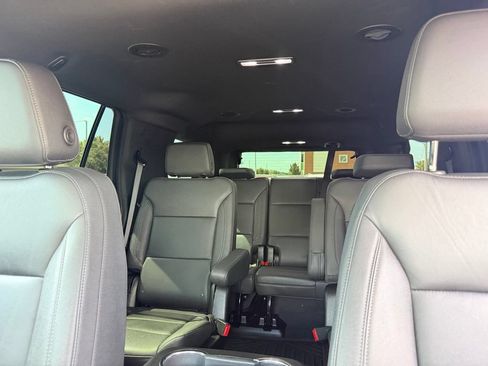 Used 2023 Chevrolet Tahoe Z71 w/ Luxury Package AWD/4WD image 32
