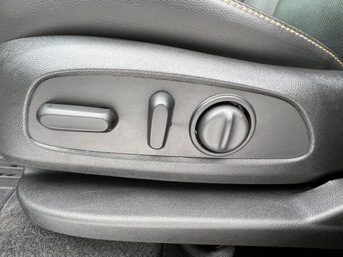 Used 2020 Chevrolet Equinox Premier w/ Premier Redline Edition image 16