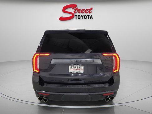 Used 2023 GMC Yukon XL Denali Ultimate AWD/4WD image 3