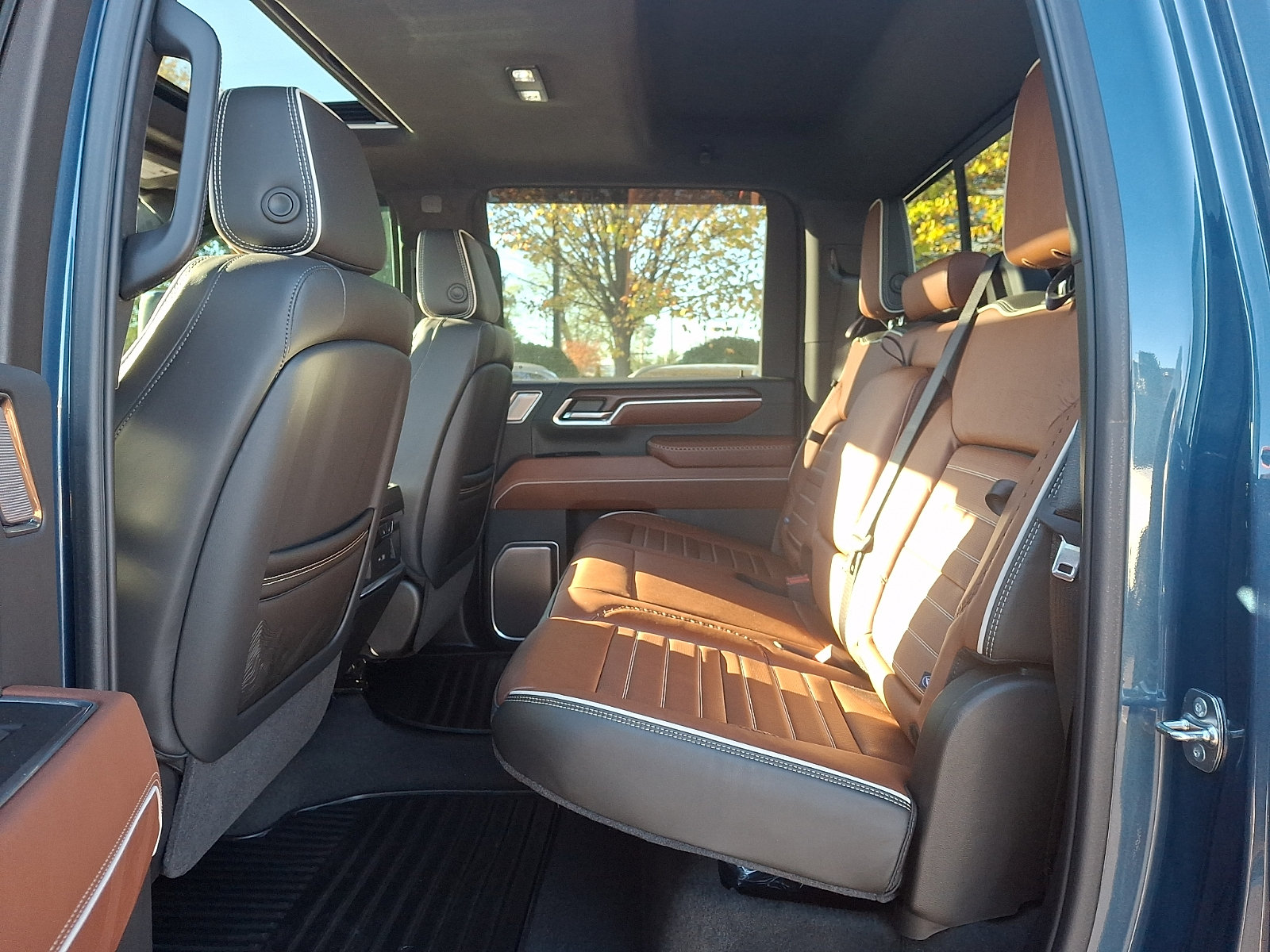 Used 2026 GMC Sierra 3500 Denali Ultimate AWD/4WD image 10