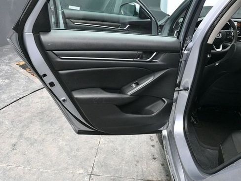 Used 2020 Honda Accord EX image 14