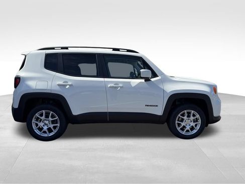 Used 2020 Jeep Renegade Latitude w/ Cold Weather Group AWD/4WD image 16