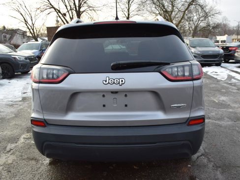 Used 2019 Jeep Cherokee Latitude w/ Popular Appearance Group FWD image 8
